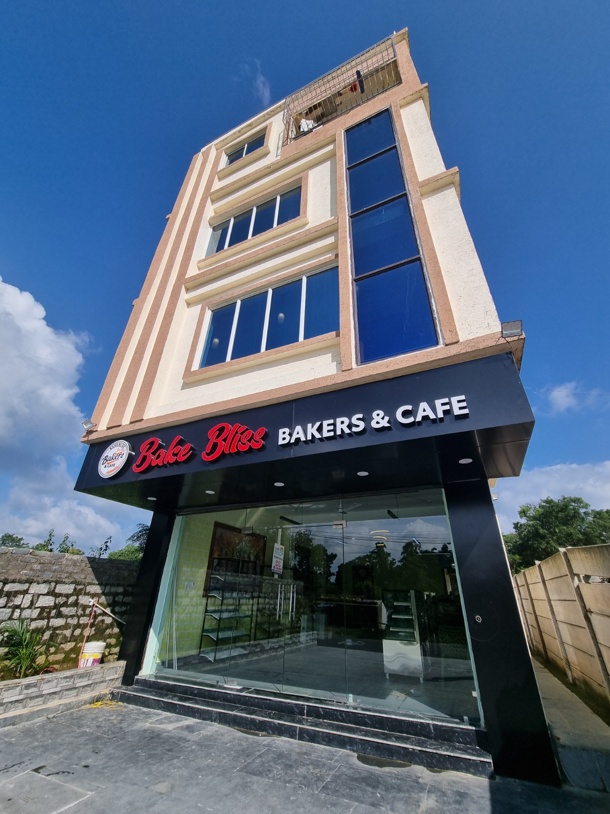 Hotel Genesis Inn
(Unit of Bake Bliss Bakers & Cafe) thumbnail 1